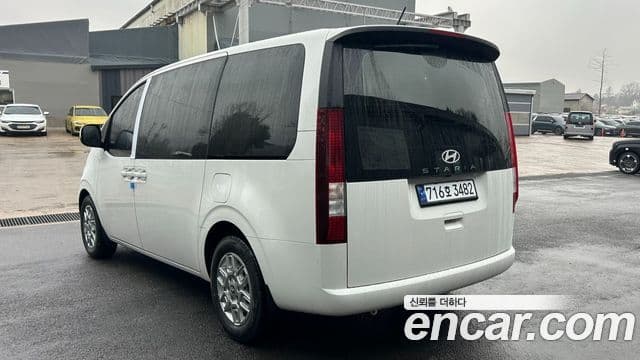 Hyundai Staria Modern, 2025 все фото