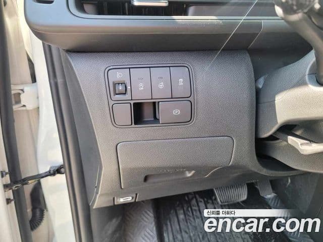 Hyundai Staria Modern, 2025 8