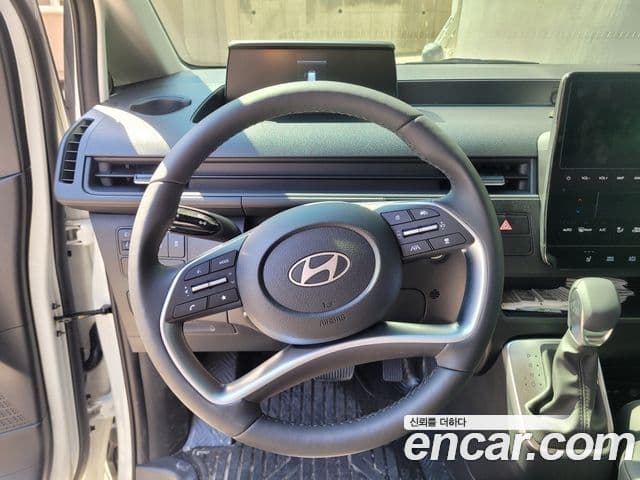 Hyundai Staria Modern, 2025 10