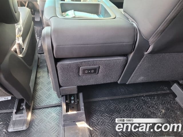 Hyundai Staria Modern, 2025 12