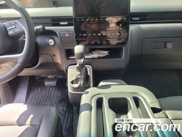 Hyundai Staria Modern, 2025 13