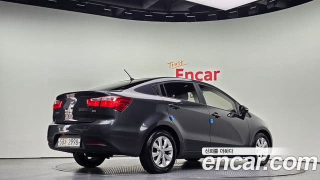 Kia All New Pride Luxury, 2012 2