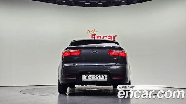 Kia All New Pride Luxury, 2012 4