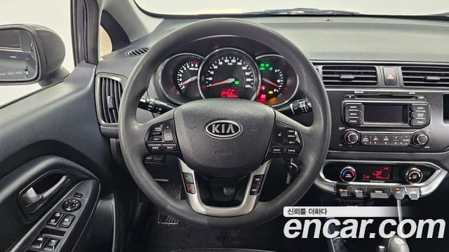 Kia All New Pride Luxury, 2012 14