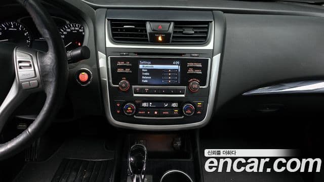 Nissan 알티마 L33, 2017 15