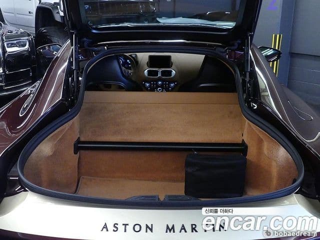 Aston Martin 밴티지 2세대 5.2 V12 Final Edition, 2023 9