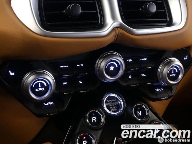 Aston Martin 밴티지 2세대 5.2 V12 Final Edition, 2023 12