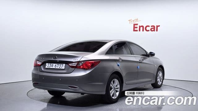 Hyundai YF Sonata Luxury, 2010 2
