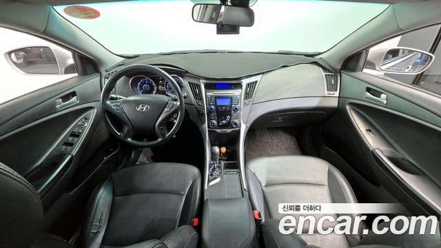 Hyundai YF Sonata Luxury, 2010 7