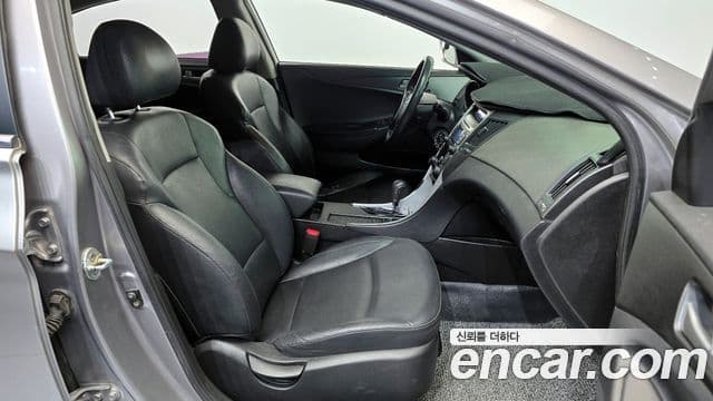 Hyundai YF Sonata Luxury, 2010 11