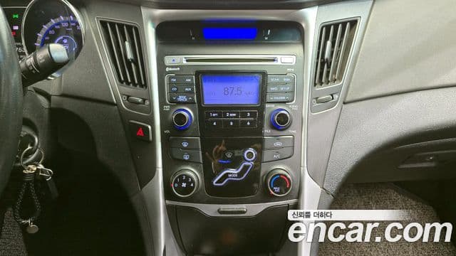 Hyundai YF Sonata Luxury, 2010 16