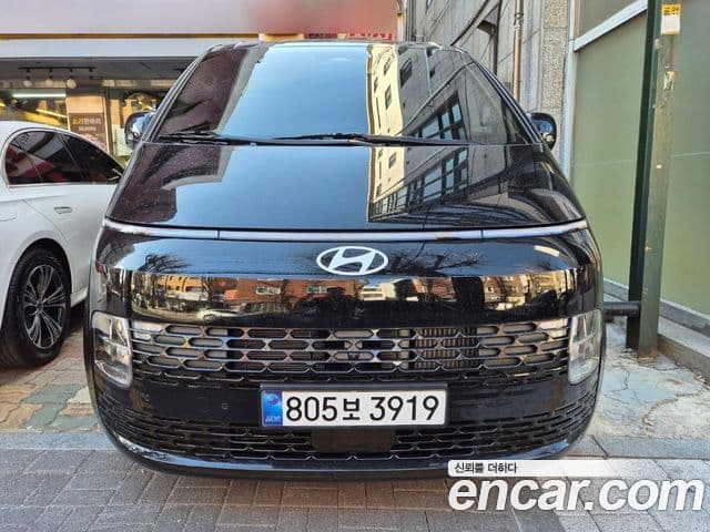 Hyundai Staria Modern, 2025 1