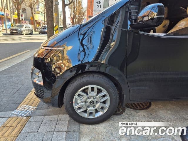 Hyundai Staria Modern, 2025 4