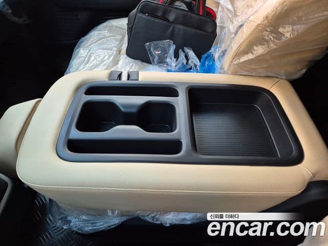 Hyundai Staria Modern, 2025 9