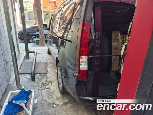 Hyundai Staria Modern, 2025 13