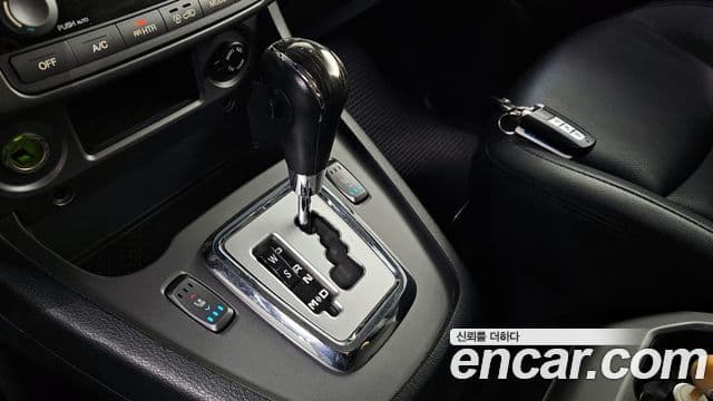 KG모빌리티(SsangYong) Korando 투리스모 4WD TX 9인승, 2017 9