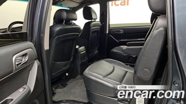 KG모빌리티(SsangYong) Korando 투리스모 4WD TX 9인승, 2017 11