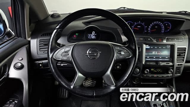 KG모빌리티(SsangYong) Korando 투리스모 4WD TX 9인승, 2017 13