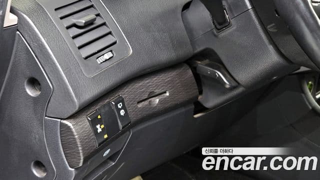 KG모빌리티(SsangYong) Korando 투리스모 4WD TX 9인승, 2017 15