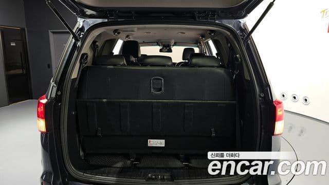 KG모빌리티(SsangYong) Korando 투리스모 4WD TX 9인승, 2017 20