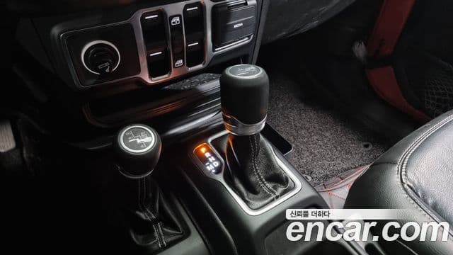 Jeep Wrangler (JL) 2.0 Overland 4도어, 2019 9