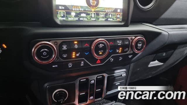 Jeep Wrangler (JL) 2.0 Overland 4도어, 2019 16