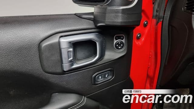 Jeep Wrangler (JL) 2.0 Overland 4도어, 2019 17