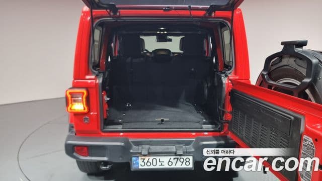 Jeep Wrangler (JL) 2.0 Overland 4도어, 2019 20