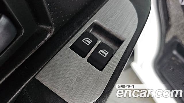 동풍소콘 C35 EV 2-seater, 2023 12