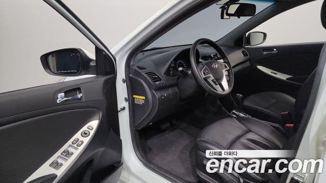 Hyundai Accent(новый кузов / новое поколение) Premier, 2011 10