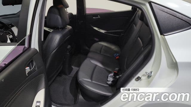 Hyundai Accent(новый кузов / новое поколение) Premier, 2011 11