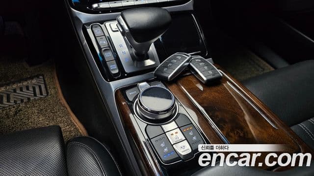 Genesis EQ900 Prestige, 2016 9