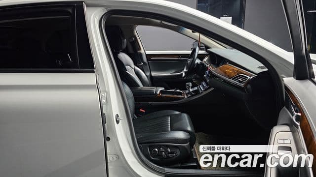 Genesis EQ900 Prestige, 2016 10