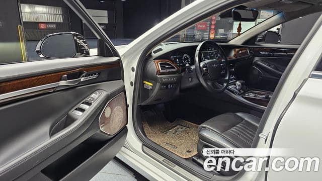 Genesis EQ900 Prestige, 2016 11