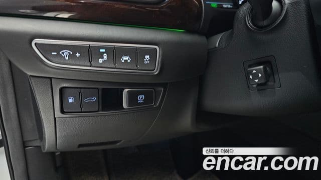 Genesis EQ900 Prestige, 2016 17