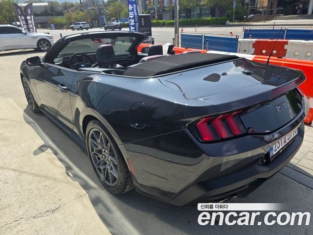 Ford Mustang 7세대 5.0 GT Premium кабриолет, 2024 15