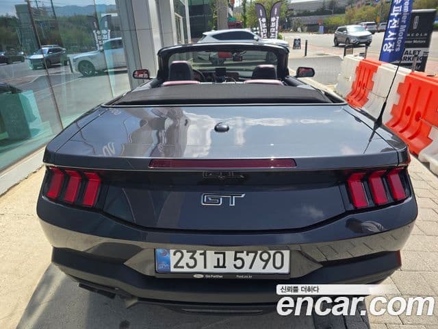 Ford Mustang 7세대 5.0 GT Premium кабриолет, 2024 16