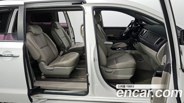 Kia All New Carnival Prestige, 2016 12