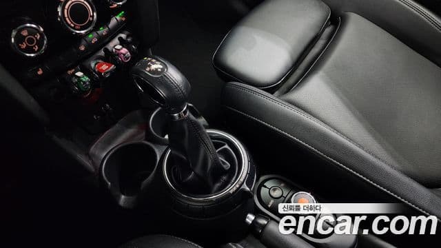 Mini Cooper D 3세대, 2016 9