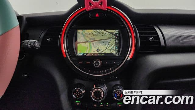 Mini Cooper D 3세대, 2016 14