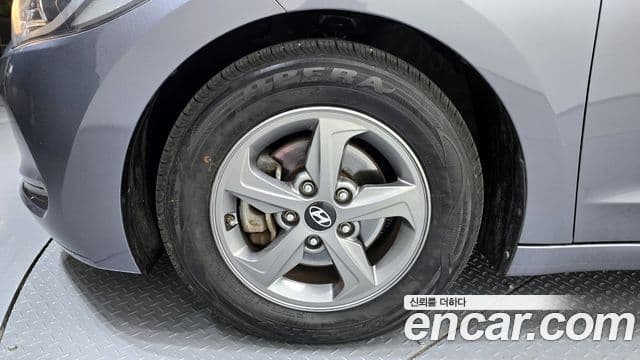 Hyundai Avante AD 1.6 e-VGT Smart, 2017 все фото