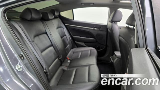 Hyundai Avante AD 1.6 e-VGT Smart, 2017 12