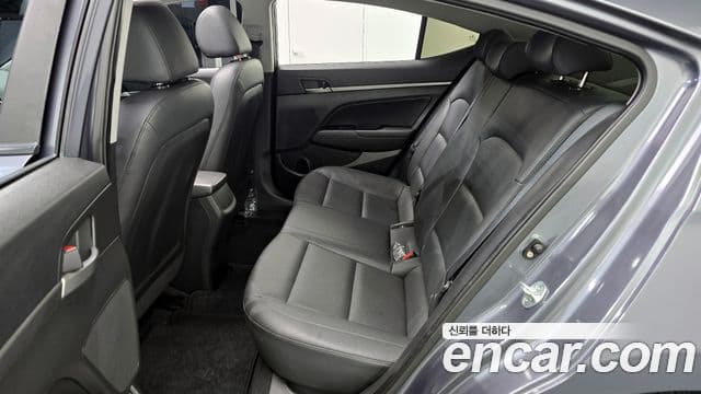 Hyundai Avante AD 1.6 e-VGT Smart, 2017 13