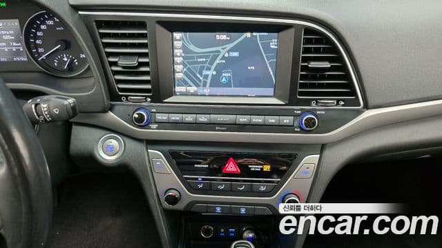 Hyundai Avante AD 1.6 e-VGT Smart, 2017 15