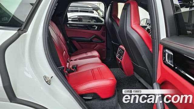 Porsche Cayenne (PO536), 2021 12