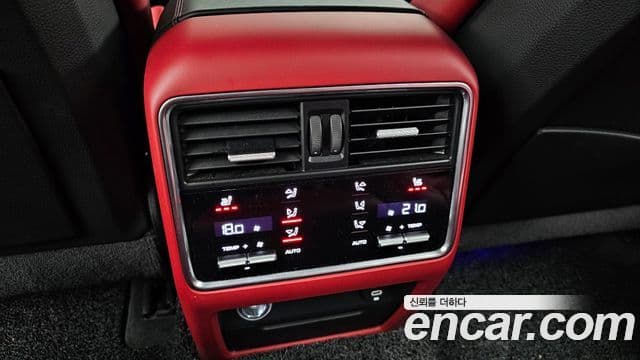 Porsche Cayenne (PO536), 2021 18