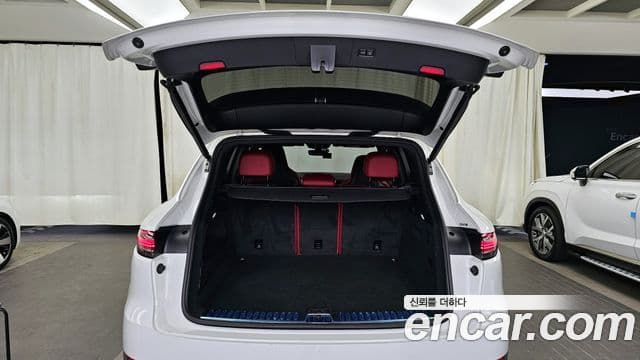 Porsche Cayenne (PO536), 2021 20