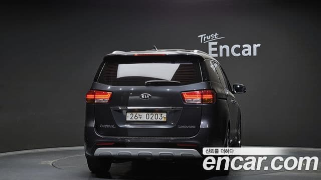 Kia All New Carnival VIP, 2017 4