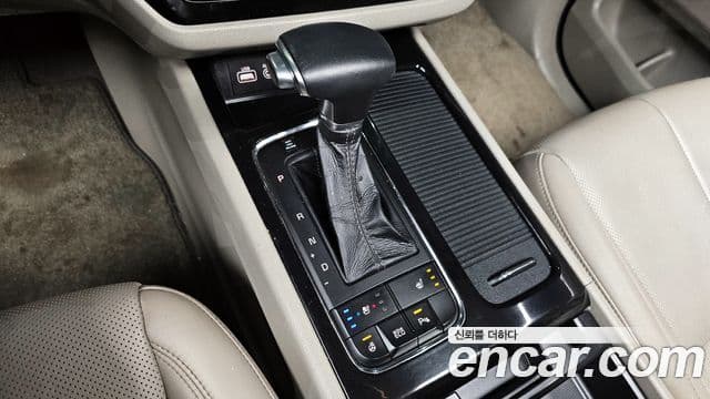 Kia All New Carnival VIP, 2017 9