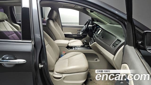 Kia All New Carnival VIP, 2017 10